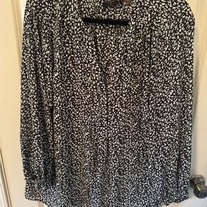 Tahari Black and White Printed V-Neck Blouse